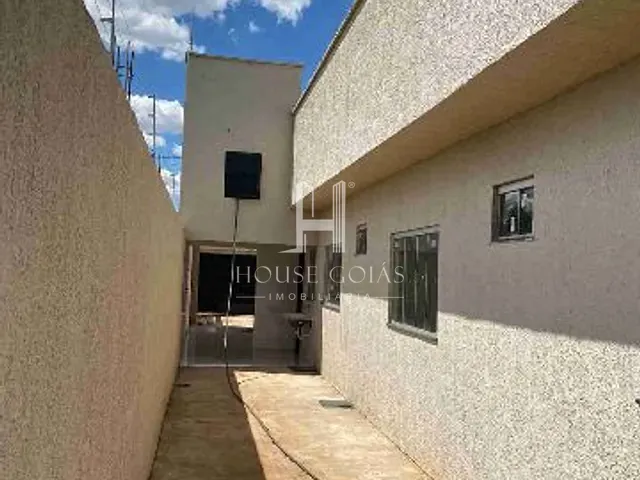 Casa com 180m² 3 quartos e 2 banheiros, à venda, no bairro Jardim Veneza em Aparecida de Goiânia