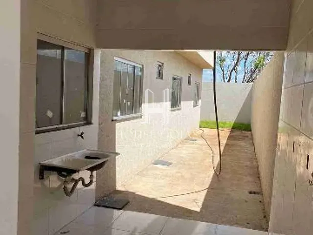 Casa com 180m² 3 quartos e 2 banheiros, à venda, no bairro Jardim Veneza em Aparecida de Goiânia