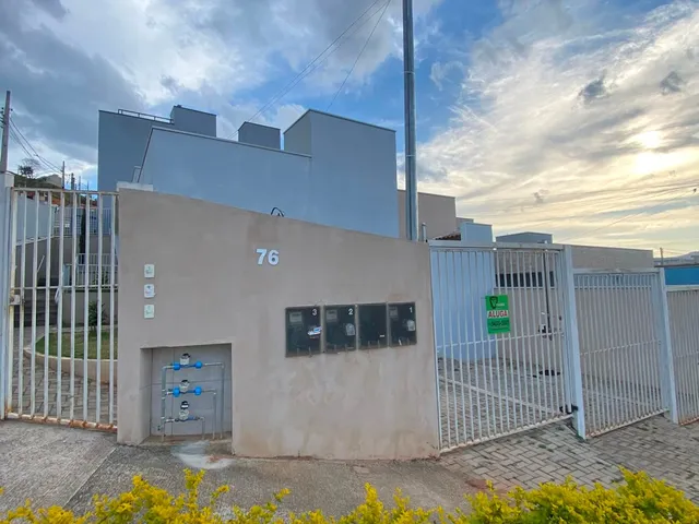 Casa 2 quartos e 1 banheiro, para alugar, no bairro Vila Garden em Extrema
