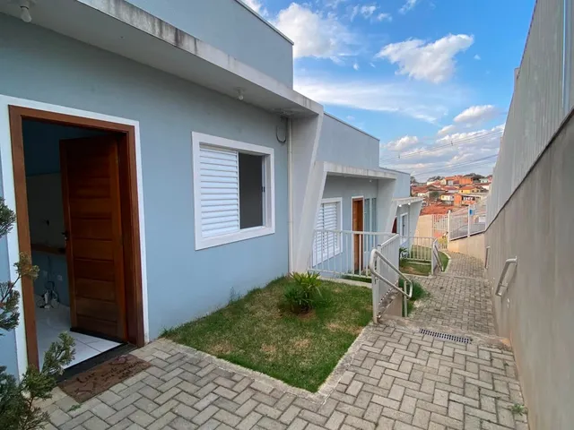 Casa 2 quartos e 1 banheiro, para alugar, no bairro Vila Garden em Extrema