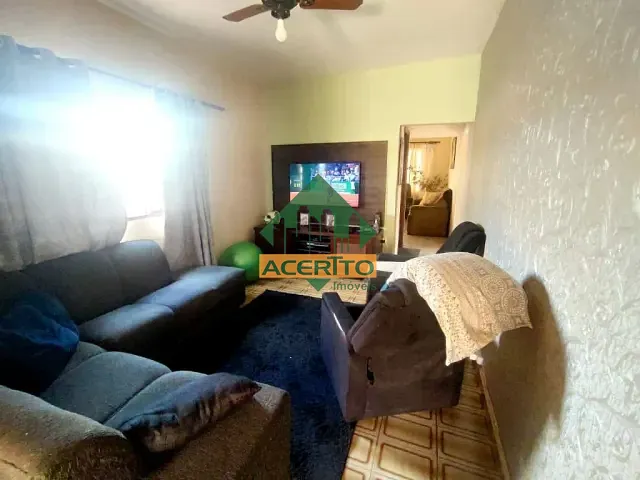 Casa com 250m² 4 quartos e 2 banheiros, à venda, no bairro Jussara em Araçatuba