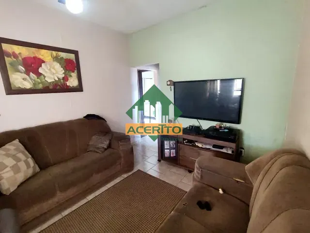 Casa com 250m² 4 quartos e 2 banheiros, à venda, no bairro Jussara em Araçatuba