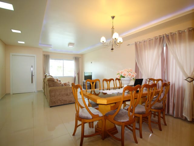 Casa com 462m² 4 quartos e 4 banheiros, à venda, no bairro Jardim Carvalho em Ponta Grossa
