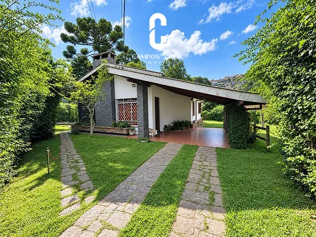Casa com 1446m² 3 quartos e 2 banheiros, à venda, no bairro Vila Fracalanza em Campos do Jordão