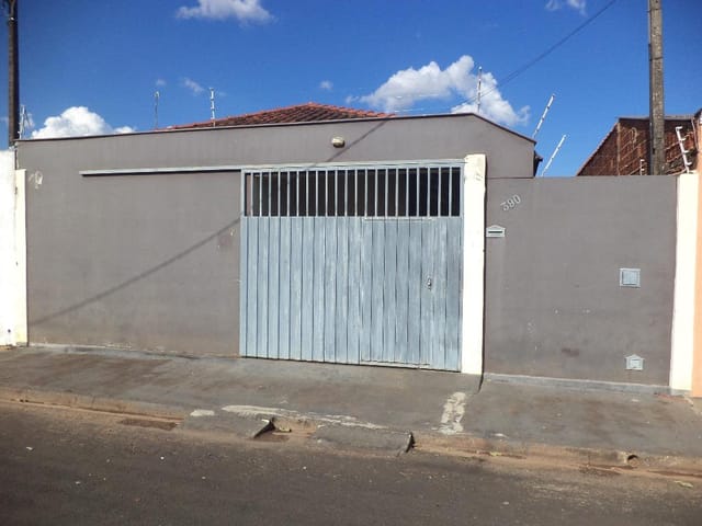 Casa com 250m² 1 quarto e 2 banheiros, à venda, no bairro Colinas Park II em Birigüi