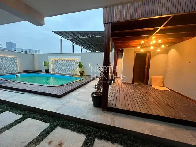 Casa com 360m² 3 quartos e 4 banheiros, à venda, no bairro Iririú em Joinville