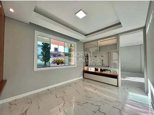 Casa com 360m² 3 quartos e 4 banheiros, à venda, no bairro Iririú em Joinville