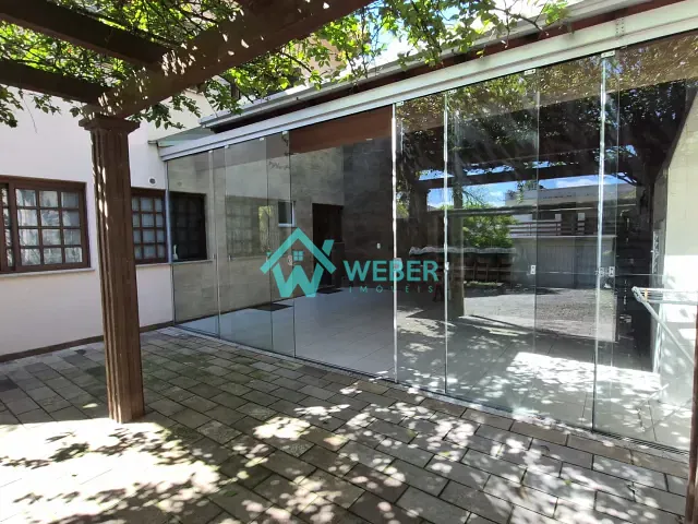 Casa 3 quartos e 3 banheiros, para alugar, no bairro Canudos em Novo Hamburgo