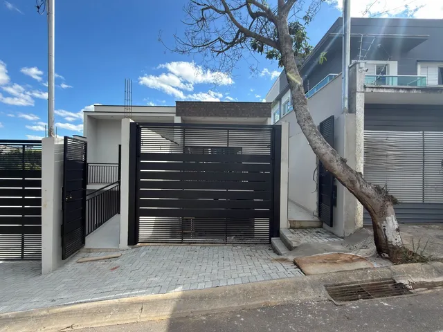 Casa 3 quartos e 2 banheiros, à venda, no bairro Extremaville em Extrema