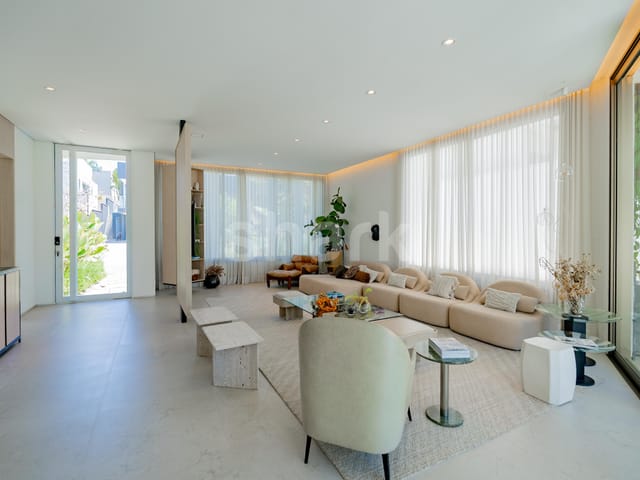 Casa com 520m² 3 quartos e 4 banheiros, à venda, no bairro Moinho Velho em Cotia