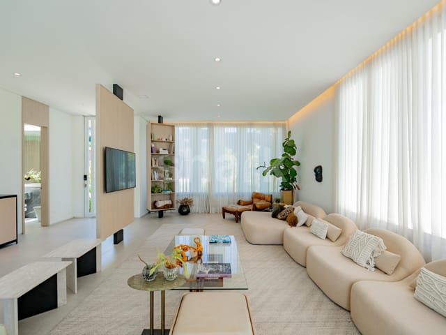 Casa com 520m² 3 quartos e 4 banheiros, à venda, no bairro Moinho Velho em Cotia