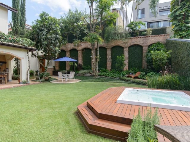 Casa com 540m² 4 quartos e 4 banheiros, à venda, no bairro Alphaville em Santana de Parnaíba