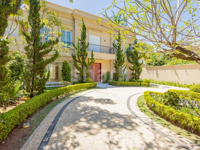 Casa com 975m² 5 quartos e 7 banheiros, à venda ou para alugar, no bairro Jardim Europa em São Paulo