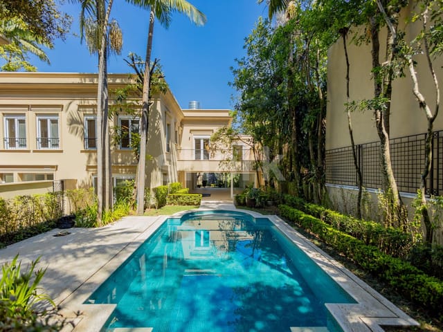 Casa com 975m² 5 quartos e 7 banheiros, à venda ou para alugar, no bairro Jardim Europa em São Paulo