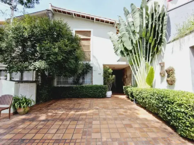 Casa 3 quartos e 5 banheiros, à venda, no bairro Jardim Paulista em São Paulo