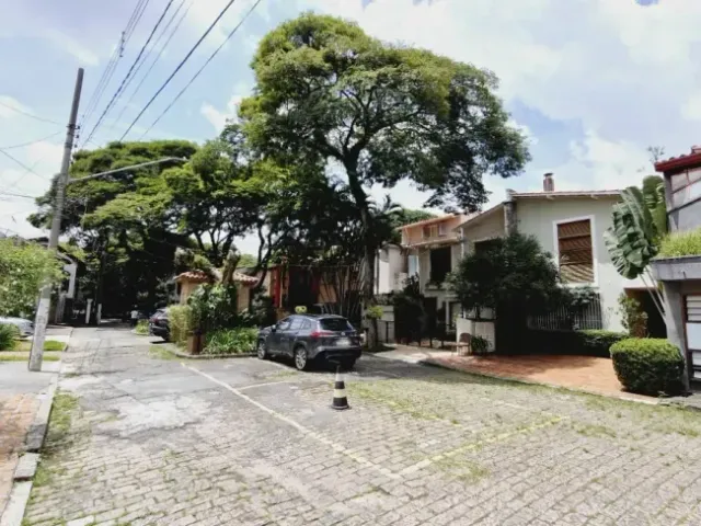 Casa 3 quartos e 5 banheiros, à venda, no bairro Jardim Paulista em São Paulo