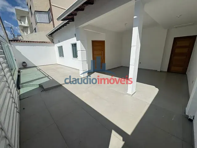 Casa 3 quartos e 2 banheiros, à venda ou para alugar, no bairro Jardim Belvedere em Volta Redonda