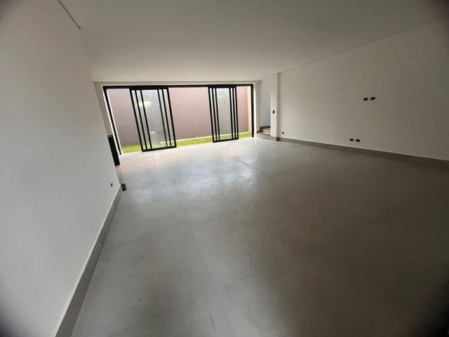 Casa com 180m² 3 quartos e 4 banheiros, à venda, no bairro Jardim Burle Marx em Londrina