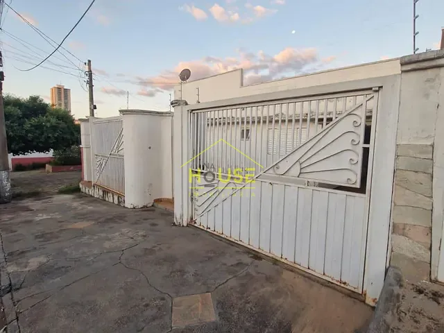 Casa 4 quartos e 4 banheiros, à venda, no bairro Centro em Fernandópolis
