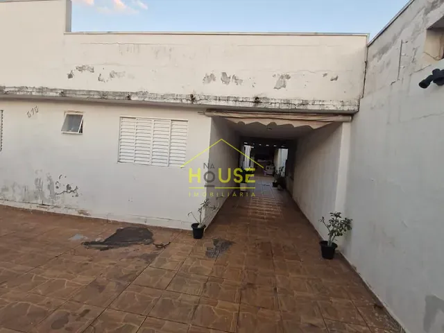 Casa 4 quartos e 4 banheiros, à venda, no bairro Centro em Fernandópolis