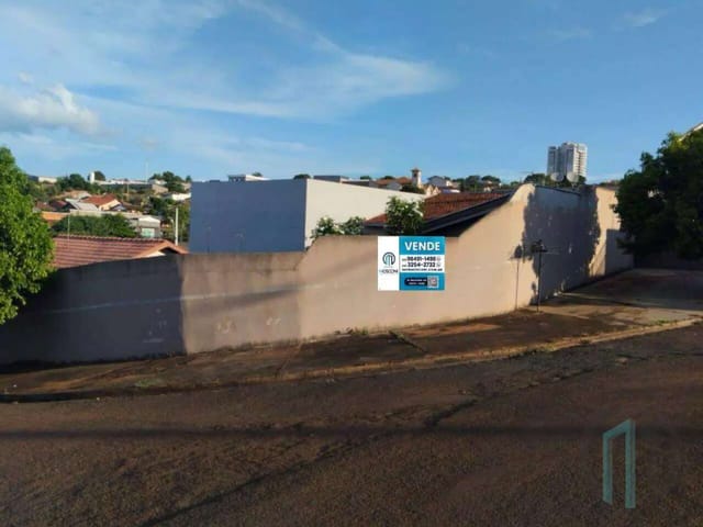 Casa 2 quartos e 2 banheiros, à venda, no bairro Jardim Santa Mônica em Cambé