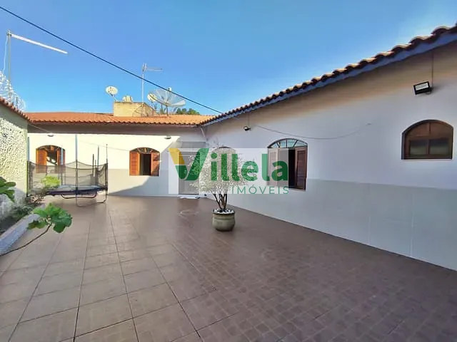 Casa 4 quartos e 2 banheiros, à venda, no bairro Jardim Medina em Poá