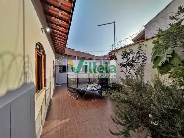 Casa 4 quartos e 2 banheiros, à venda, no bairro Jardim Medina em Poá