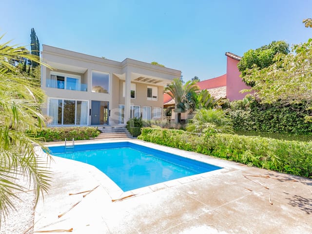 Casa com 1036m² 4 quartos e 5 banheiros, à venda, no bairro Vila de São Fernando em Cotia