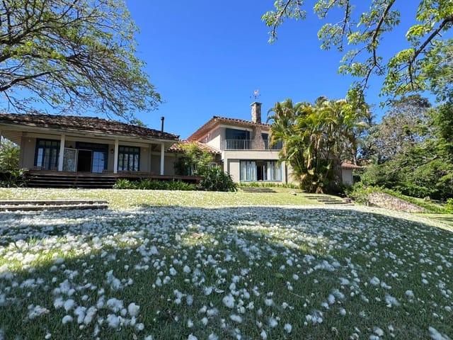 Casa com 3200m² 5 quartos e 8 banheiros, à venda ou para alugar, no bairro Condomínio Quinta da Baroneza II em Bragança Paulista