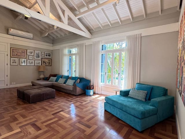 Casa com 3200m² 5 quartos e 8 banheiros, à venda ou para alugar, no bairro Condomínio Quinta da Baroneza II em Bragança Paulista