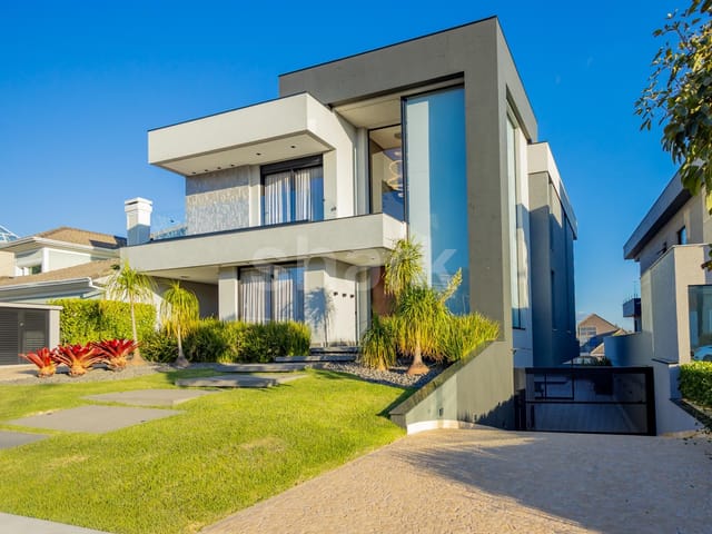 Casa com 576m² 4 quartos e 8 banheiros, à venda, no bairro Residencial Morada dos Lagos em Barueri
