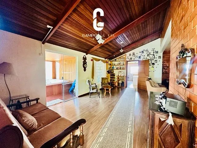 Casa com 1020m² 4 quartos e 4 banheiros, à venda, no bairro Jardim das Pérolas em Campos do Jordão