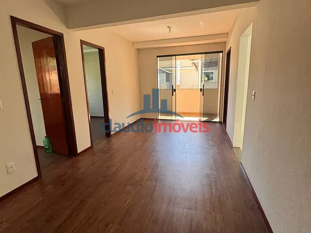 Casa 2 quartos e 1 banheiro, para alugar, no bairro Colônia Santo Antônio em Barra Mansa