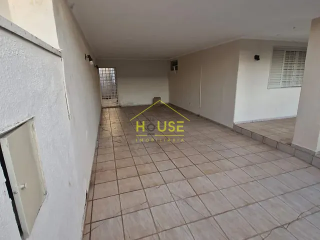 Casa 3 quartos e 4 banheiros, à venda, no bairro Coester em Fernandópolis
