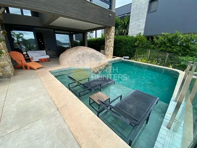 Casa 4 quartos e 5 banheiros, à venda ou para alugar, no bairro Cacupé em Florianópolis