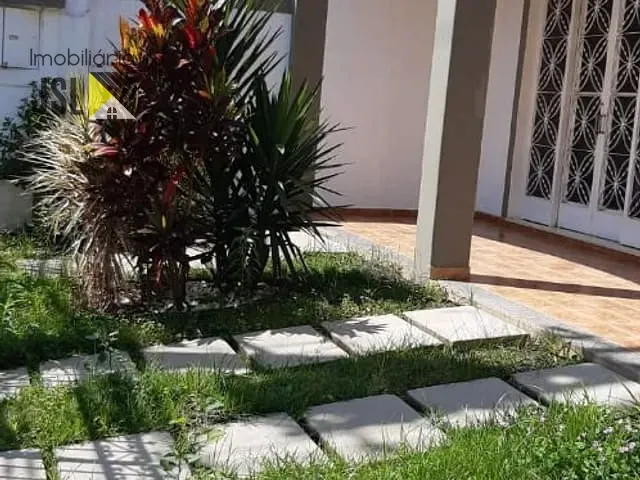 Casa com 250m² 3 quartos e 1 banheiro, à venda, no bairro Nova Lorena em Lorena