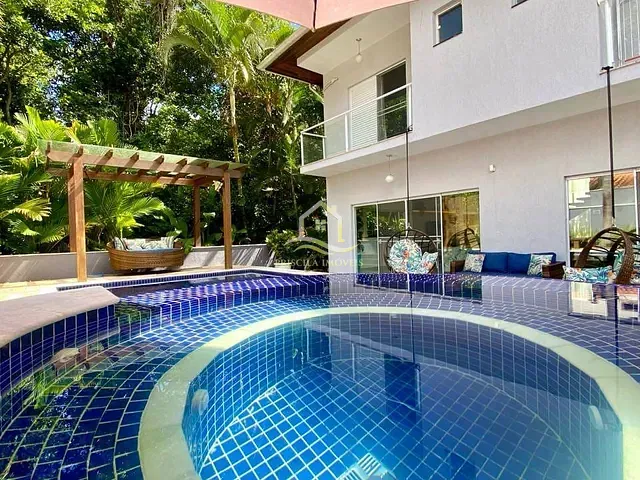 Casa com 407m² 4 quartos e 4 banheiros, à venda, no bairro Boracéia em São Sebastião