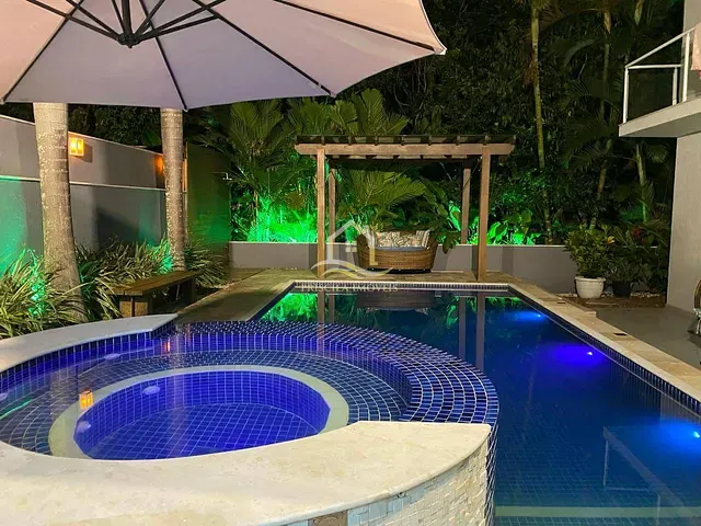 Casa com 407m² 4 quartos e 4 banheiros, à venda, no bairro Boracéia em São Sebastião
