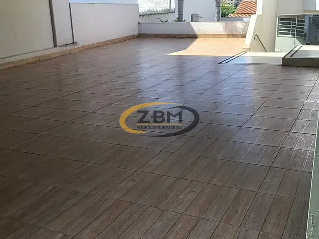 Sobrado com 615m² 3 quartos e 4 banheiros, à venda, no bairro Quebec em Londrina