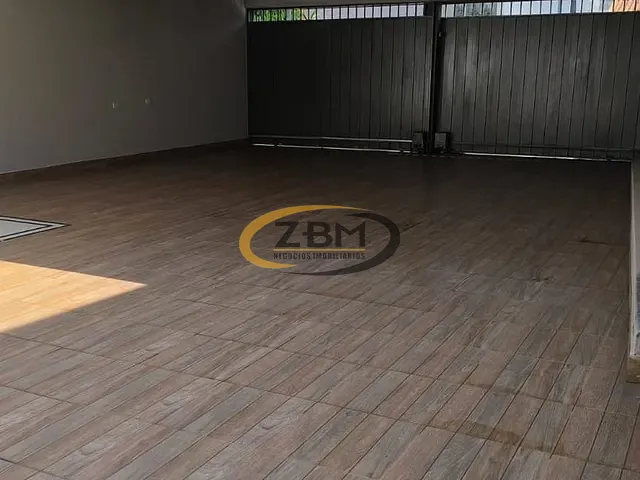 Sobrado com 615m² 3 quartos e 4 banheiros, à venda, no bairro Quebec em Londrina