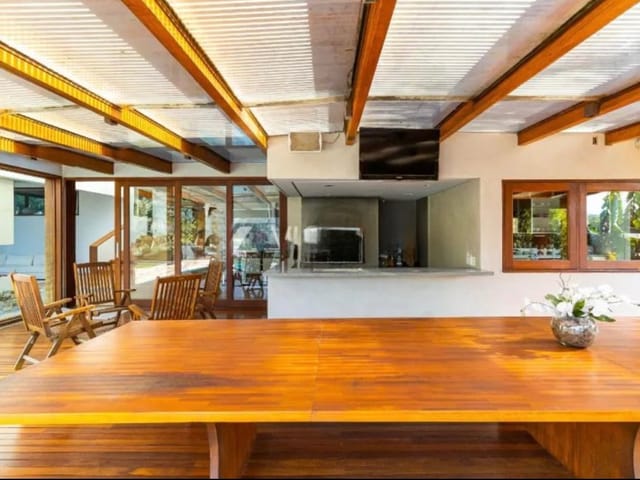 Casa com 1600m² 4 quartos e 8 banheiros, à venda, no bairro Alphaville em Barueri