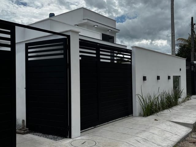 Casa com 120m² 3 quartos e 2 banheiros, à venda, no bairro Chácara Marielia  em Rio das Ostras