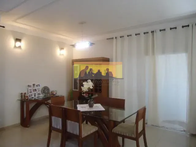 Casa com 420m² 3 quartos e 5 banheiros, à venda, no bairro Parque Brasil 500 em Paulínia
