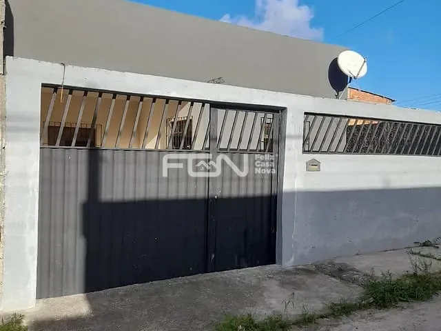 Casa 2 quartos e 2 banheiros, à venda, no bairro Verdes Horizontes em Camaçari