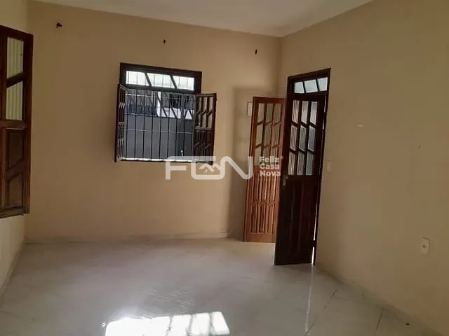 Casa 2 quartos e 2 banheiros, à venda, no bairro Verdes Horizontes em Camaçari