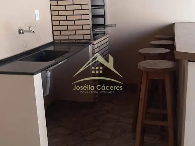 Casa 2 quartos e 1 banheiro, à venda, no bairro Petrópolis em Várzea Grande