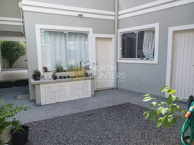 Casa com 495m² 11 quartos e 8 banheiros, à venda, no bairro Boa Vista em Joinville