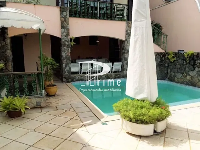 Casa com 600m² 5 quartos e 5 banheiros, à venda, no bairro Camboinhas em Niterói