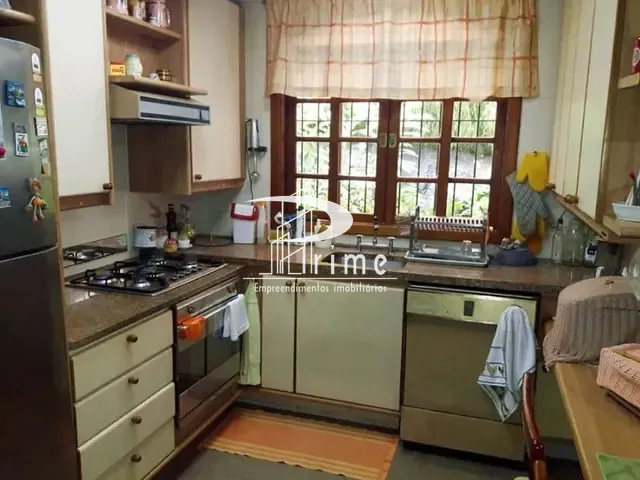 Casa com 600m² 5 quartos e 5 banheiros, à venda, no bairro Camboinhas em Niterói