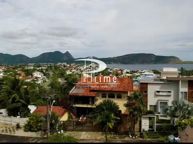 Casa com 600m² 5 quartos e 5 banheiros, à venda, no bairro Camboinhas em Niterói